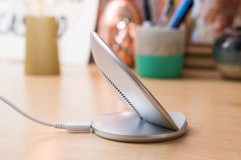 Samsung Fast Charge Wireless Charging Stand EP-NG930